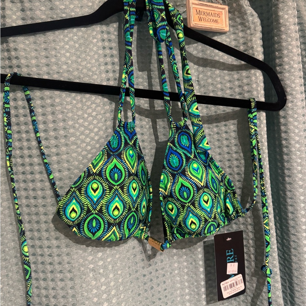 Peacock Teal and Black Tag Hard Rock